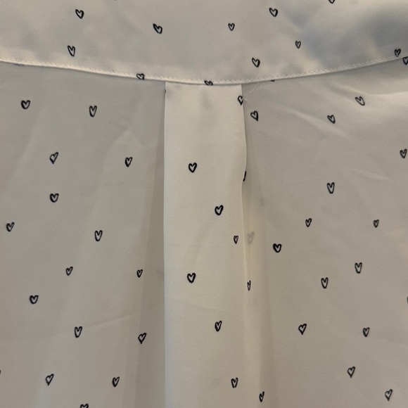 H&M Cream Top with Black Heart Pattern - Picture 6 of 8